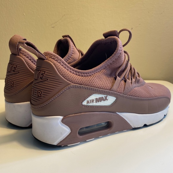 Nike Shoes - Nike Air Max